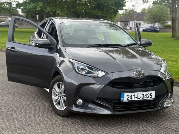 Toyota Yaris Hatchback, Petrol Hybrid, 2024, Grey