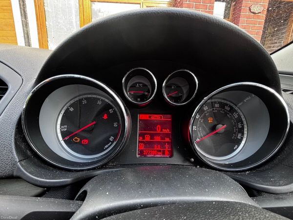 Vauxhall Insignia Hatchback, Diesel, 2012, Silver