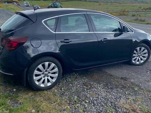 Vauxhall Astra Hatchback, Diesel, 2014, Black