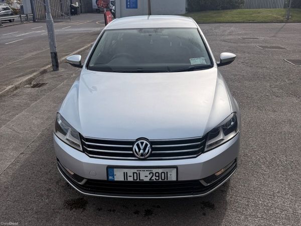 Volkswagen Passat Saloon, Diesel, 2011, Silver
