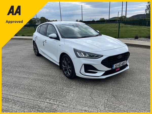Ford Focus Hatchback, Petrol, 2022, White