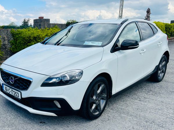 Volvo V40 Hatchback, Diesel, 2016, White