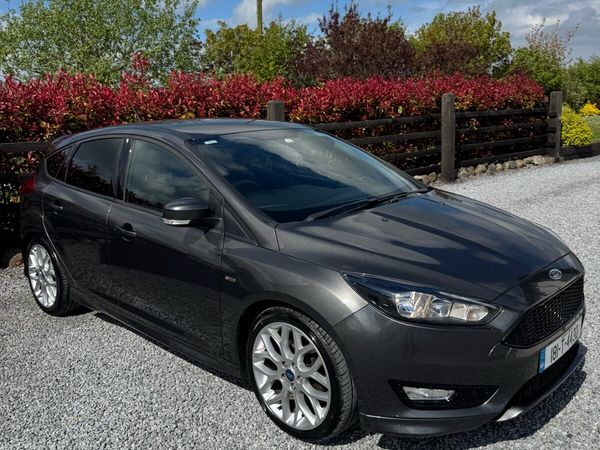 Ford Focus Hatchback, Petrol, 2018, Grey