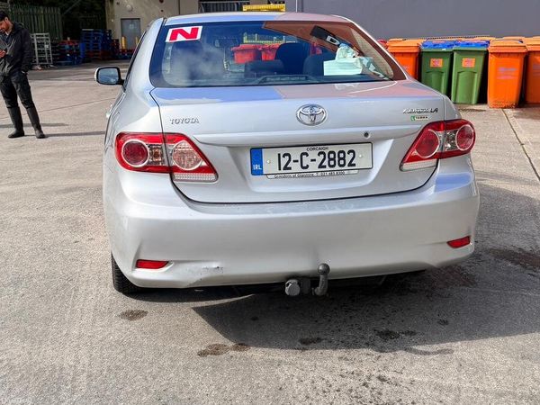Toyota Corolla Saloon, Diesel, 2012, Silver