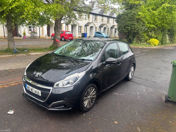 Peugeot 208 Hatchback, Petrol, 2018, Black