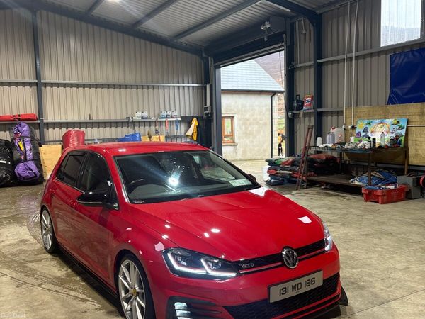 Volkswagen Golf Estate, Diesel, 2013, Red