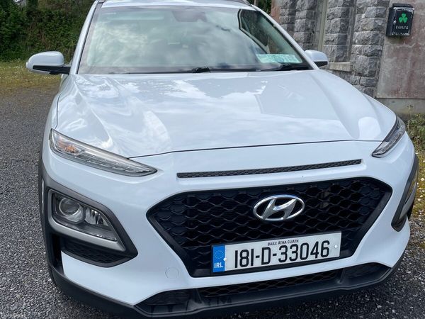 Hyundai KONA MPV, Petrol, 2018, White