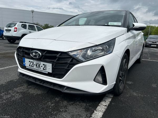 Hyundai i20 Hatchback, Petrol, 2022, White