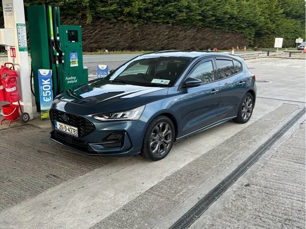 Ford Focus Hatchback, Petrol Hybrid, 2025, Blue