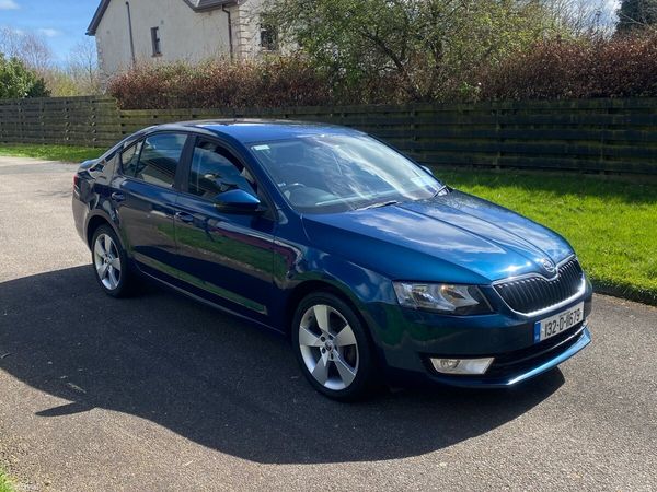 Skoda Octavia Saloon, Diesel, 2013, Blue