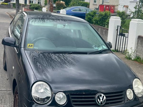 Volkswagen Polo Hatchback, Petrol, 2005, Black