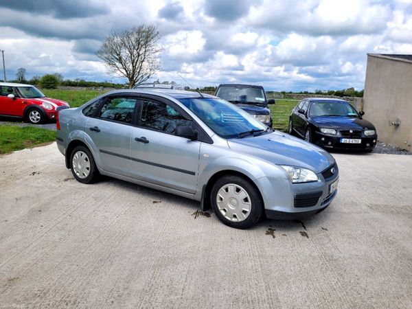 Ford Focus Saloon, Petrol, 2005, Silver