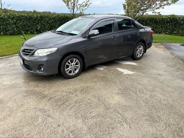 Toyota Corolla Saloon, Diesel, 2012, Grey