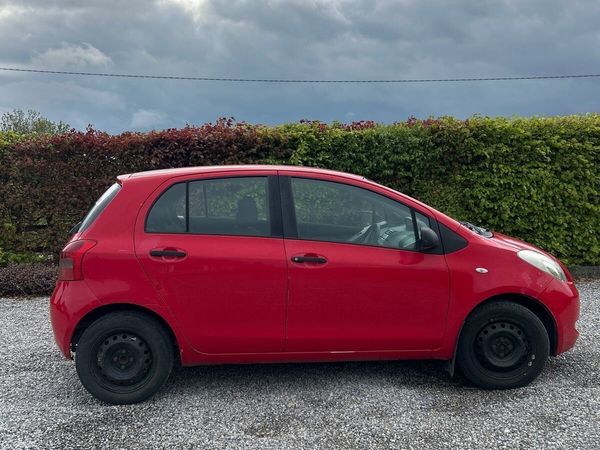 Toyota Yaris Hatchback, Petrol, 2007, Red