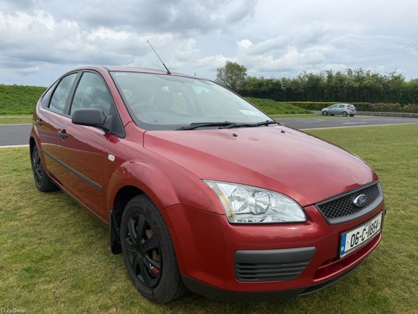 Ford Focus Hatchback, Petrol, 2006, Red
