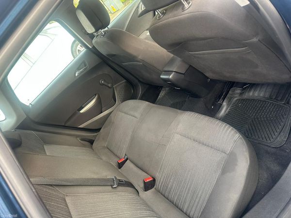 Opel Astra Hatchback, Diesel, 2011, Blue