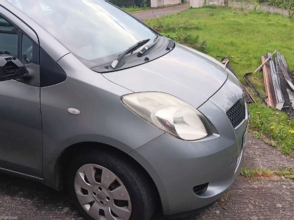 Toyota Yaris Hatchback, Petrol, 2006, Silver