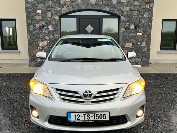 Toyota Corolla Saloon, Diesel, 2012, Silver