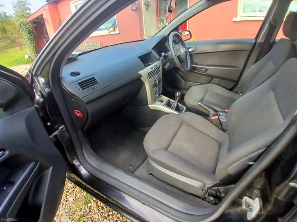 Vauxhall Astra Hatchback, Petrol, 2008, Black