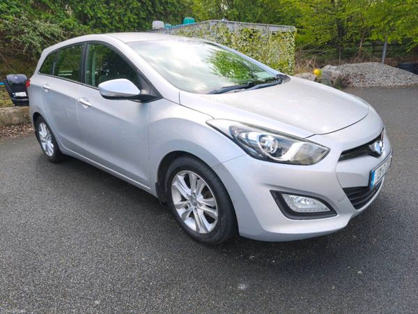 Hyundai i30 Estate/Jeep, Diesel, 2013, Silver