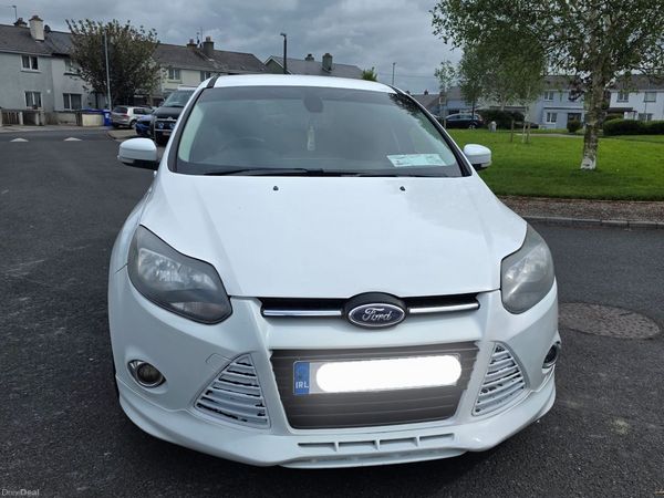 Ford Focus Hatchback, Diesel, 2011, White