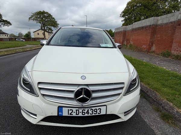 Mercedes-Benz B-Class MPV, Petrol, 2012, White