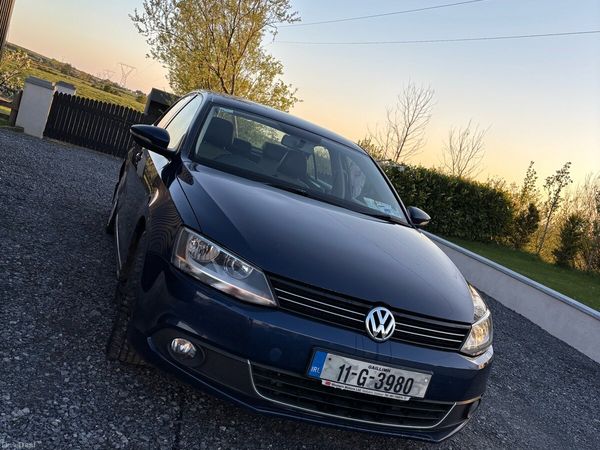 Volkswagen Jetta Saloon, Diesel, 2011, Blue