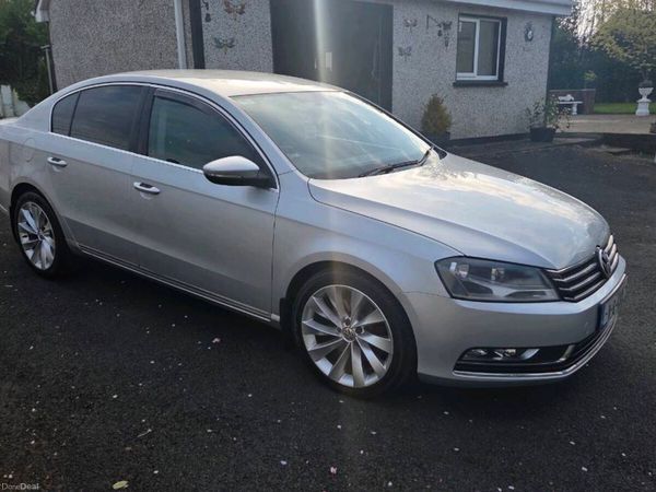 Volkswagen Passat Saloon, Diesel, 2011, Silver