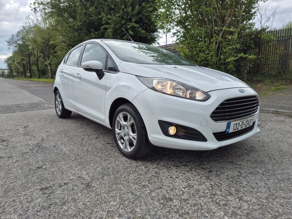 Ford Fiesta Hatchback, Petrol, 2013, White