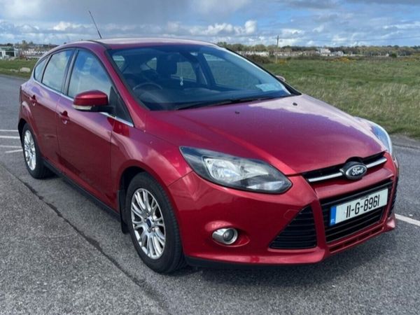 Ford Focus Hatchback, Diesel, 2011, Red