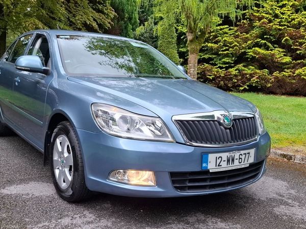 Skoda Octavia Saloon, Petrol, 2012, Grey