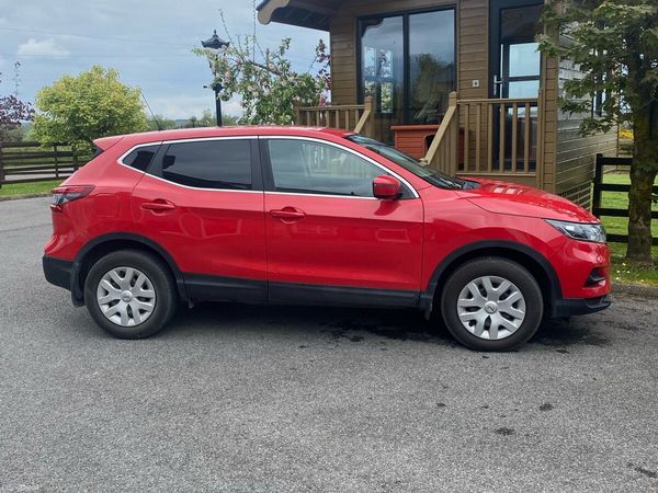 Nissan Qashqai Van, Diesel, 2018, Red