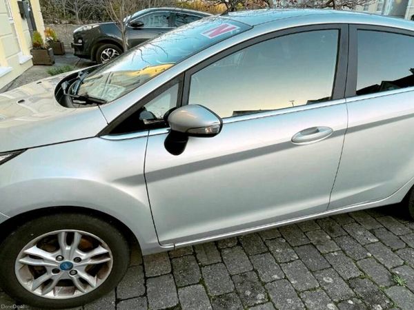 Ford Fiesta Hatchback, Petrol, 2015, Silver