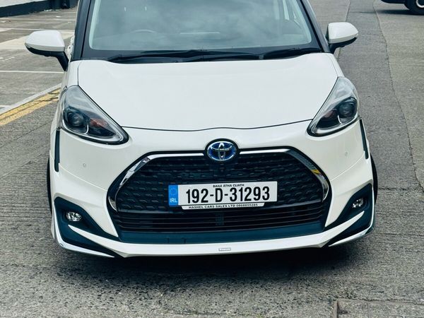 Toyota Sienta MPV, Petrol Hybrid, 2019, White