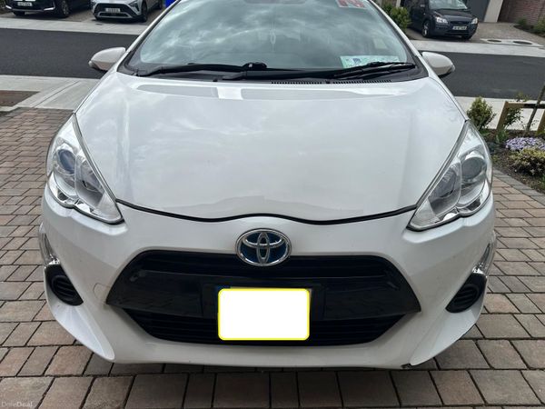 Toyota Aqua Hatchback, Petrol Hybrid, 2015, White