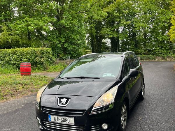 Peugeot 5008 MPV, Diesel, 2011, Black