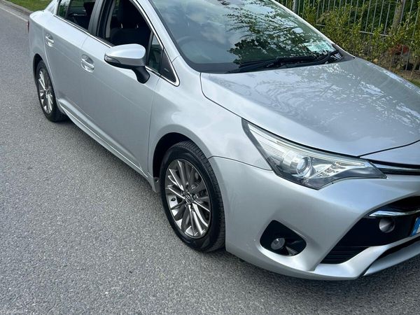 Toyota Avensis Saloon, Diesel, 2018, Silver