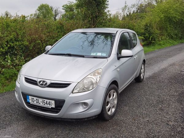 Hyundai i20 Hatchback, Petrol, 2010, Silver