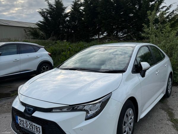 Toyota Corolla Saloon, Petrol Hybrid, 2021, White