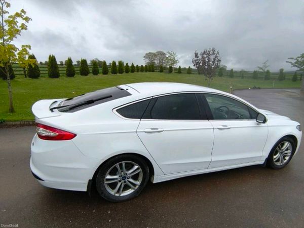 Ford Mondeo Hatchback, Diesel, 2016, White