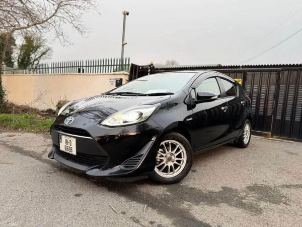 Toyota Aqua Hatchback, Petrol Hybrid, 2018, Black