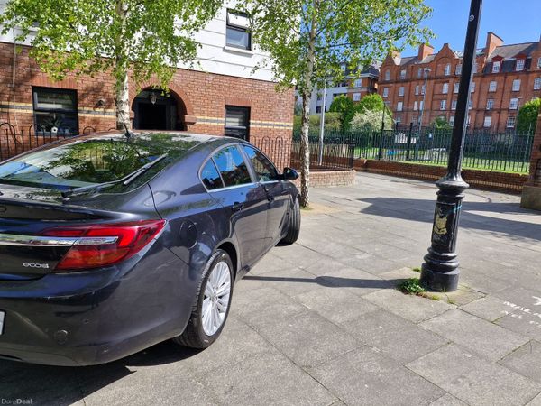 Vauxhall Insignia Hatchback, Diesel, 2014, Black