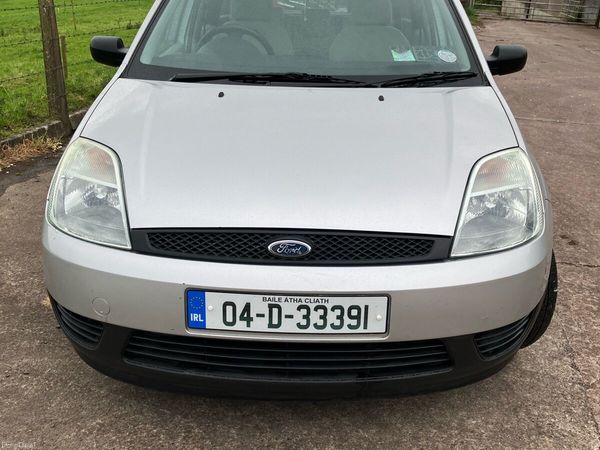 Ford Fiesta Hatchback, Petrol, 2004, Silver
