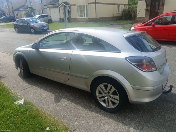 Opel Astra Hatchback, Petrol, 2007, Silver