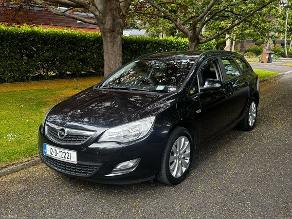 Opel Astra MPV, Diesel, 2012, Black