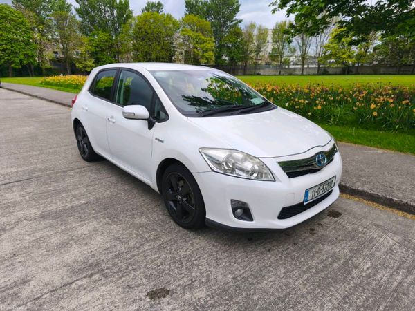 Toyota Auris Hatchback, Petrol Hybrid, 2011, White