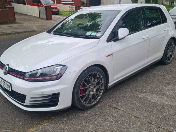 Volkswagen Golf Hatchback, Petrol, 2015, White