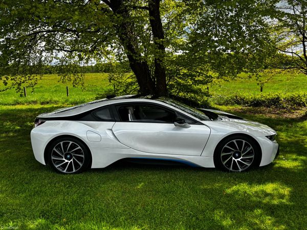 BMW i8 Coupe, Petrol Plug-in Hybrid, 2018, White