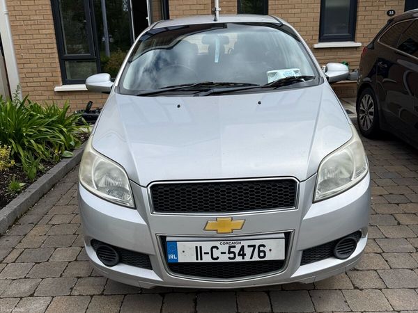 Chevrolet Aveo Hatchback, Petrol, 2011, Silver