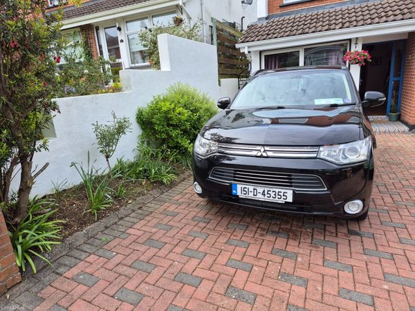 Mitsubishi Outlander SUV, Petrol Plug-in Hybrid, 2015, Black